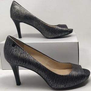 🎄EUC Calvin Klein Metallic Heels Size 8
